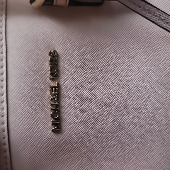 Michael kors purse - Picture 2 of 6